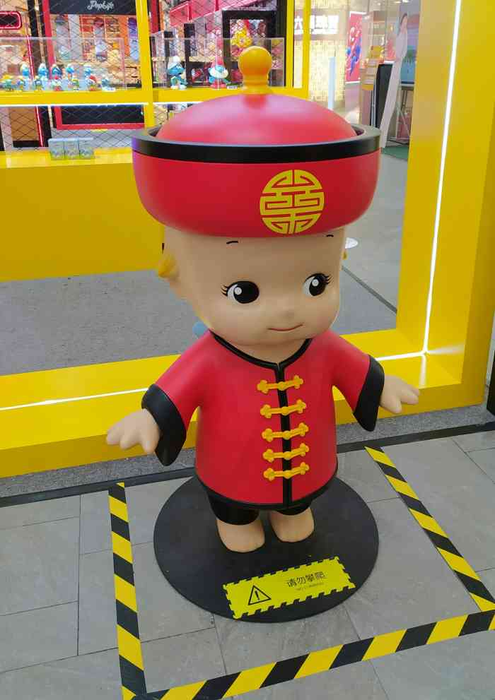 poplife(悦荟广场店)-"现在的快闪店越来越多啦,盲盒也是层出不穷.