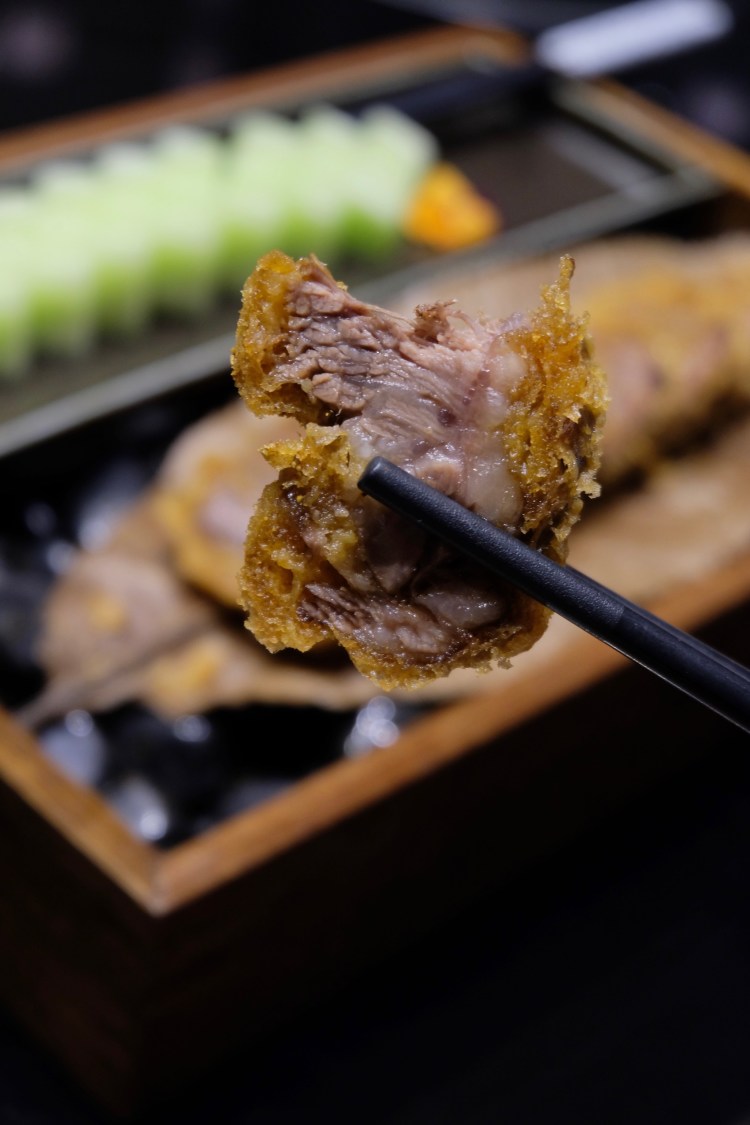 「脆皮雪花牛肉」  说是他们家的新品招牌 牛肉的外皮非常的酥脆