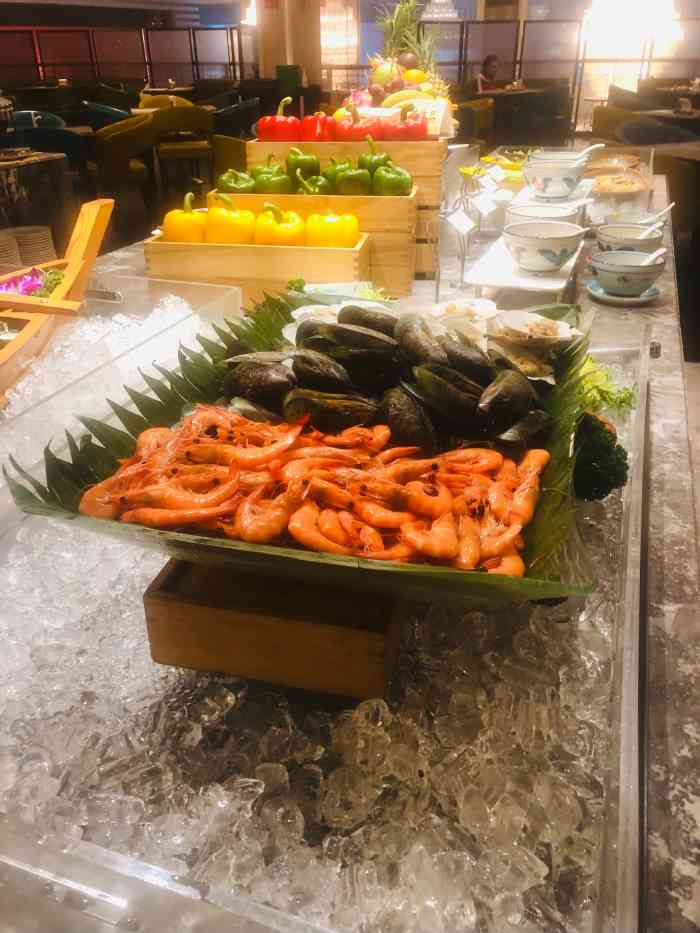 广州大厦 61 聚谊阁自助餐厅-"除了环境,其他不行,别提多恶劣了.