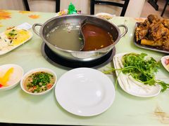 -荣吉招牌自助骨头锅(顾乡店)