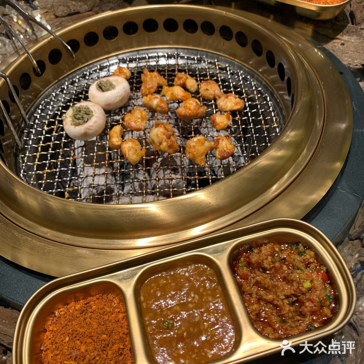 我宣布南宁烤肉天花板必须要有它的名字 排队也要吃🥩