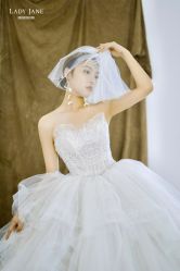 -Lady  Jane高端婚纱礼服馆