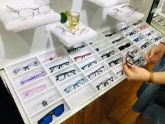 -MiRi眼镜·蔡司·星趣控·尼康控优点视觉合作店(南京东路店)