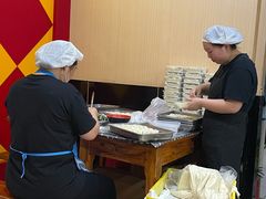 包馄饨的阿姨们-潘国仙耳光馄饨(黄家阙路店)