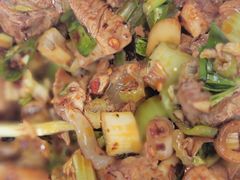 特色拌拐肉-茅屋大酒店