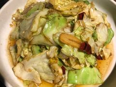 手撕包菜-龙巢盱眙龙虾·牛蛙·烧烤宵夜(八卦岭店)