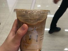 -瑞幸咖啡(华东理工大学商学院店)