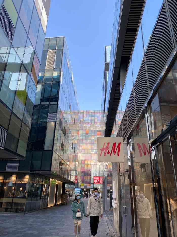 优衣库(北京三里屯太古里店)-"真的三里屯的优衣库,啥时候来啥时候摩