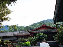 -峨眉山报国寺