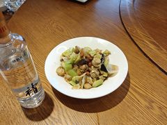 -赶海部落海鲜城(海阳路店)