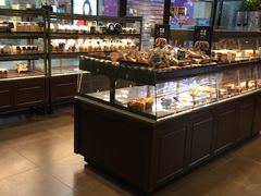 面包甜点陈列柜-红跑车(盒马店)