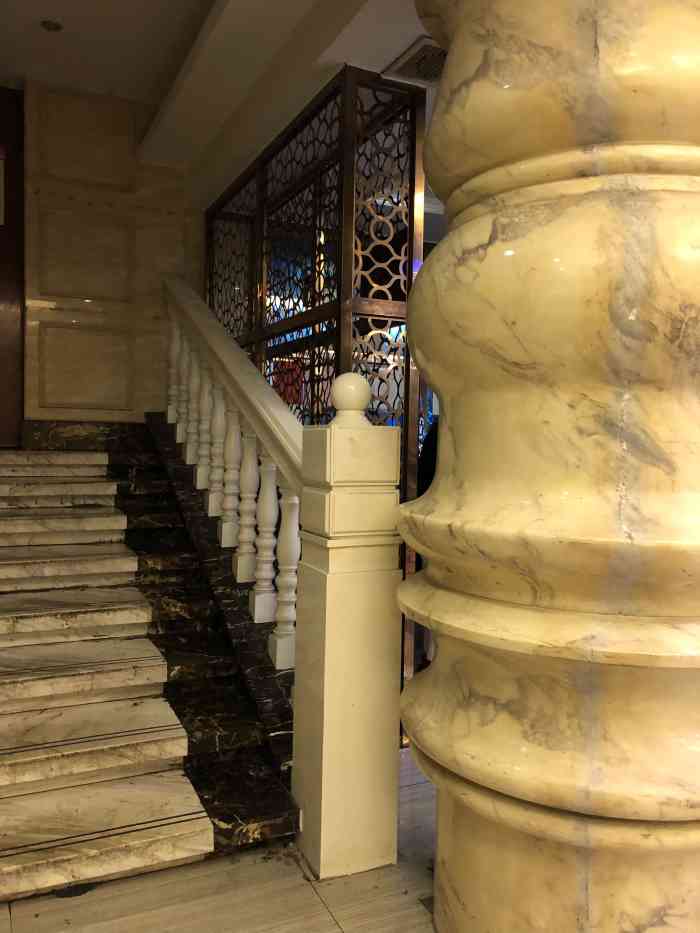 朗庭缤纷年代(中银惠龙大厦店)