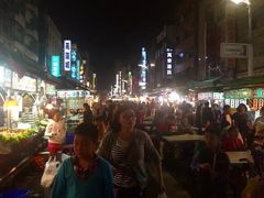 -六合夜市