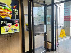 -麦当劳(军博店)