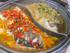 -阿瓦山寨·湘菜现炒·剁椒鱼头王(咸阳总店)