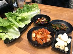 -肉甲韩国木炭烤肉(新壹街1店)