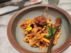 敲糖棒棒鸡-辛香汇·现炒川菜(淮海路百盛店)
