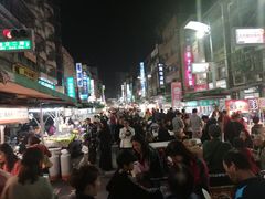 -六合夜市