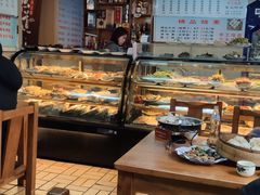 面包甜点陈列柜-正宗天津烧麦馆(柳州路店)