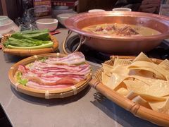 -阿婆情腊排骨火锅·野生菌季(古城旗舰店)