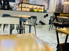 大堂-HELLO 27 意面·沙拉·帕尼尼