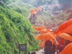 -雪山彩虹谷景区