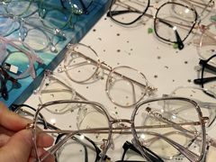 -宏宇眼镜蔡司依视路折扣店(兆佳眼镜城店)