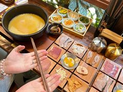 -银米·云南传统过桥米线(双廊黑金冠店)