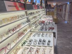 -爱视眸Eyeblling眼镜·依视路·蔡司镜片折扣店(百联南方商城购物中心)