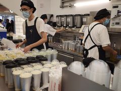 -沪上阿姨·臻选茶饮(上海环球港店)