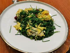 沙葱炒鸡蛋-乡村馕坑肉·烧烤·新疆菜·本地人更爱吃(阿勒泰首店)