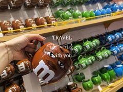 -m豆巧克力世界(上海世茂广场店)