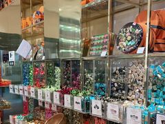 零售区-VENCHI 闻绮(上海佛罗伦萨小镇店)