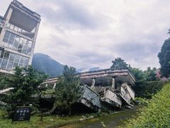 -四川汶川特大地震漩口中学遗址
