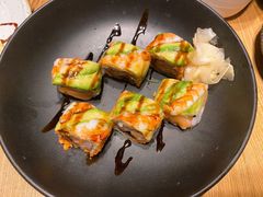 三文鱼牛油果寿司-隐泉之语日式料理(王府中环店)