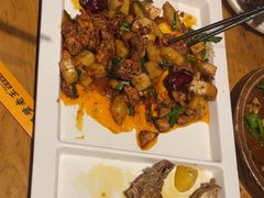 -隔壁老王·家常云南菜(花巷店)