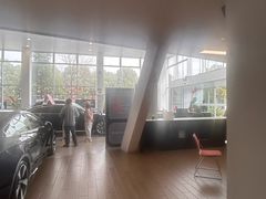 -上海永达奥诚奥迪4S店(申江路店)