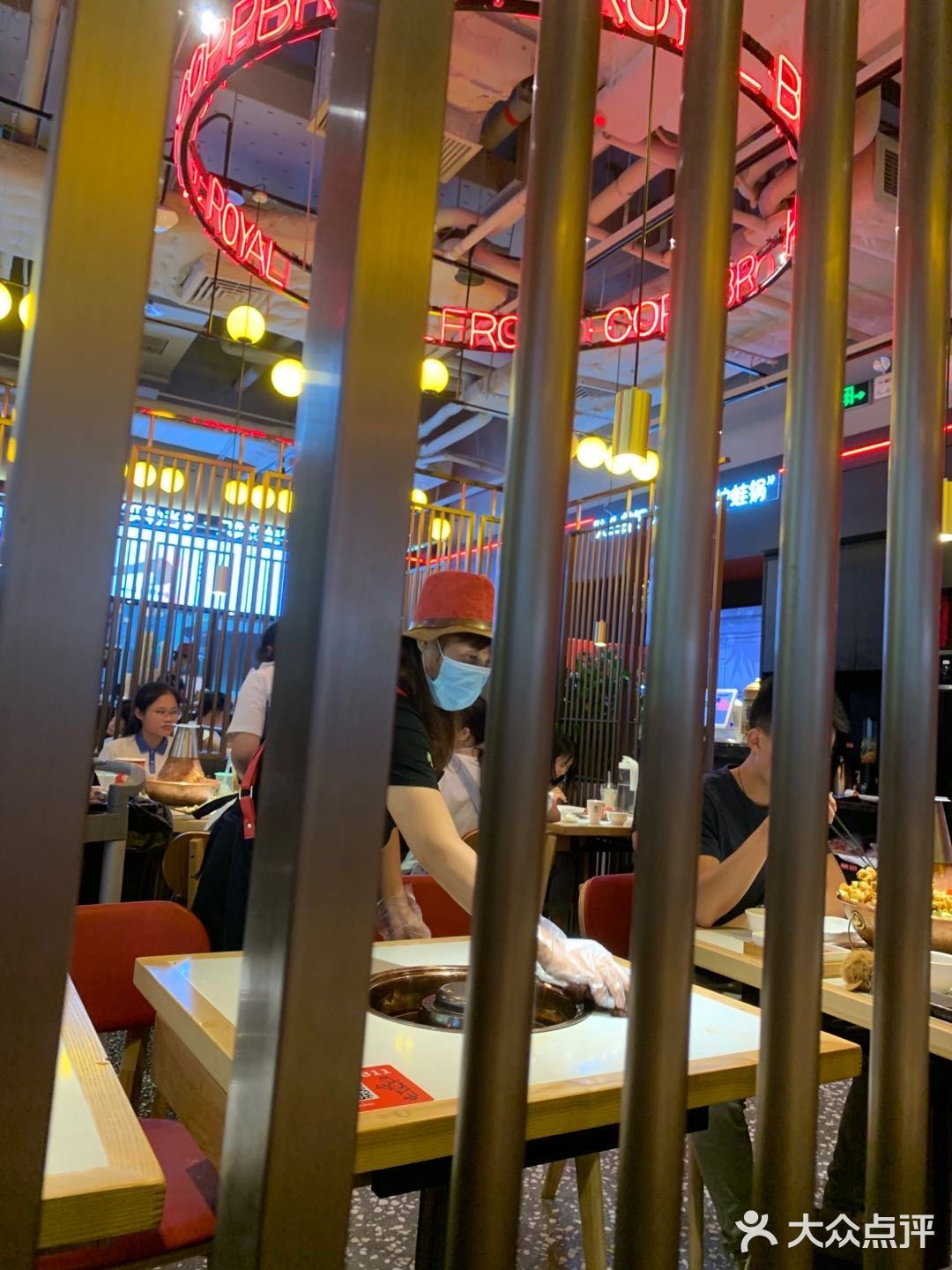 作为二十四孝男友的我，怎么可以不陪女友吃牛蛙呢这不