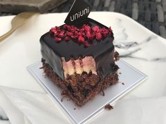 -UNI UNI(环亚凯瑟琳店)