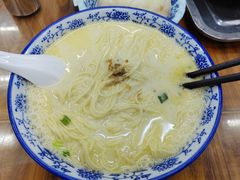 -雪琴面馆富安特色鱼汤面(城中花园店)