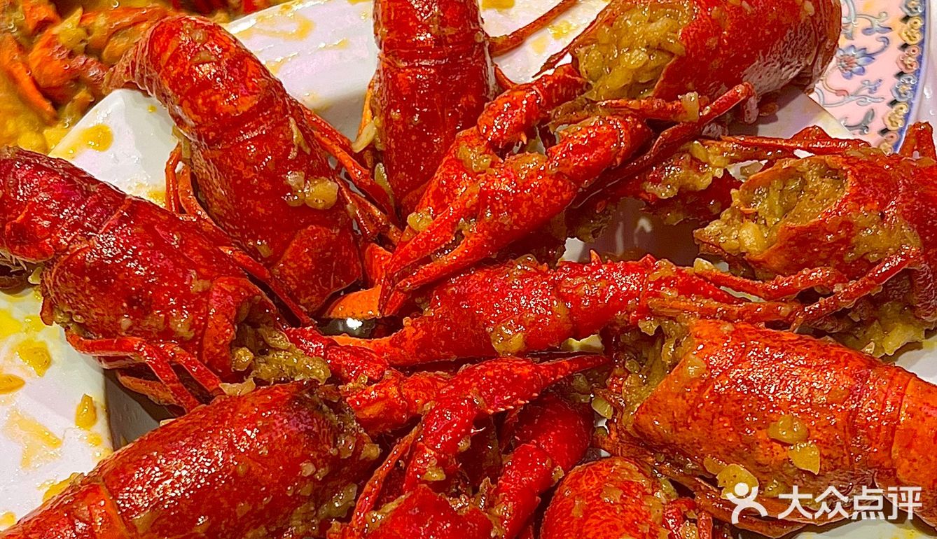 广州小龙虾🦞一口肉一口蒜蓉拌面太绝了吧🤤