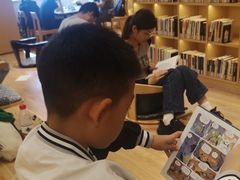 -漕河泾街道图书馆(漕河泾社区文化活动中心店)