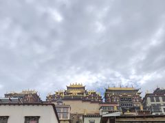 -噶丹松赞林寺