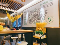 大堂-龙治汉堡(中华城店)