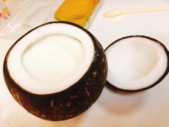 -志龙皇冠吃货椰子铺