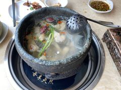 墨脱石锅椰子鸡-墨脱石锅椰子鸡•香草鸭•东山羊(大东海店)