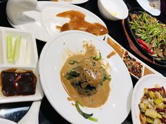 -皇城根·烤鸭·鱼头·家常菜(欧亚大观乐活城店)
