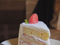 草莓戚风蛋糕-春风十里咖啡馆