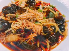 -小鱼儿海鲜港(新村十区店)