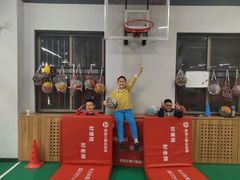 -悦动体能篮球羽毛球网球(三里河店)